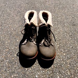 Gray cliffs hiking boots